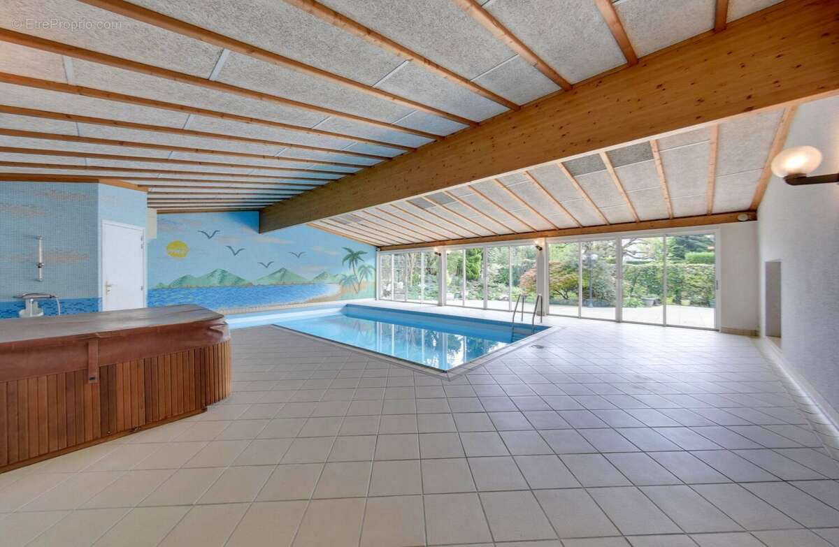 Maison à SAINT-EGREVE