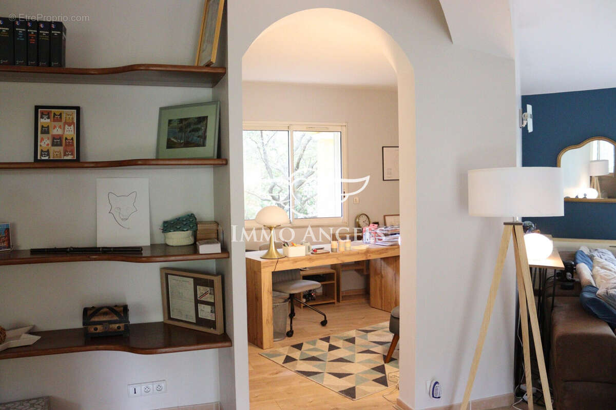 Maison à SAINT-CLEMENT-DE-RIVIERE