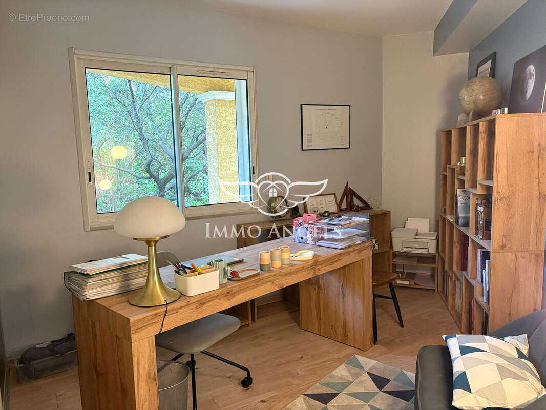 Maison à SAINT-CLEMENT-DE-RIVIERE