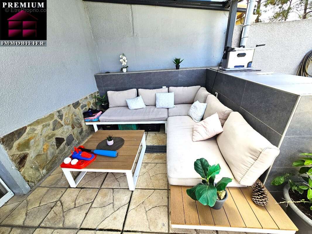 Maison à SAINT-ESTEVE