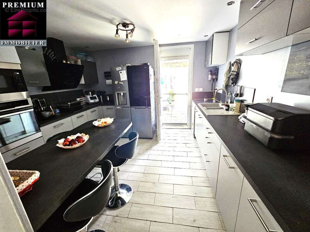 Maison à SAINT-ESTEVE