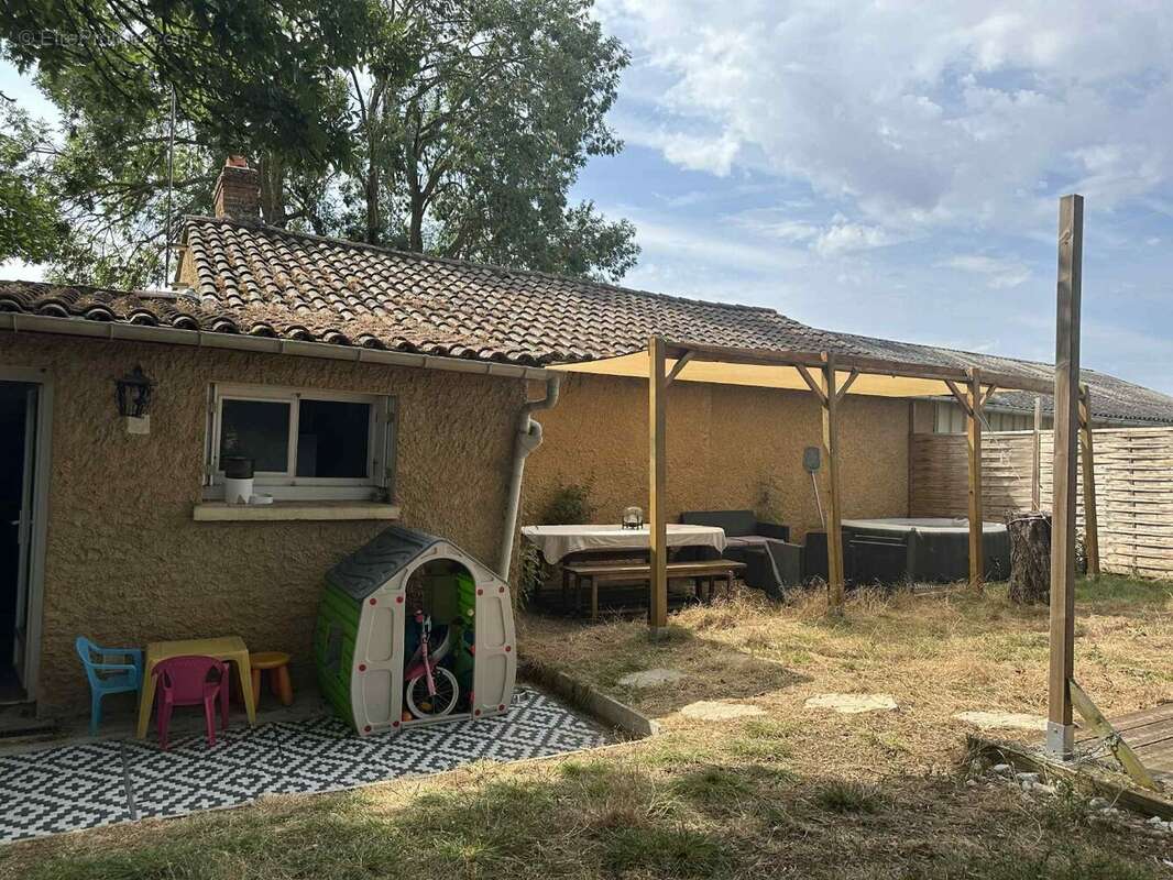 Maison à CHAMP-SUR-LAYON