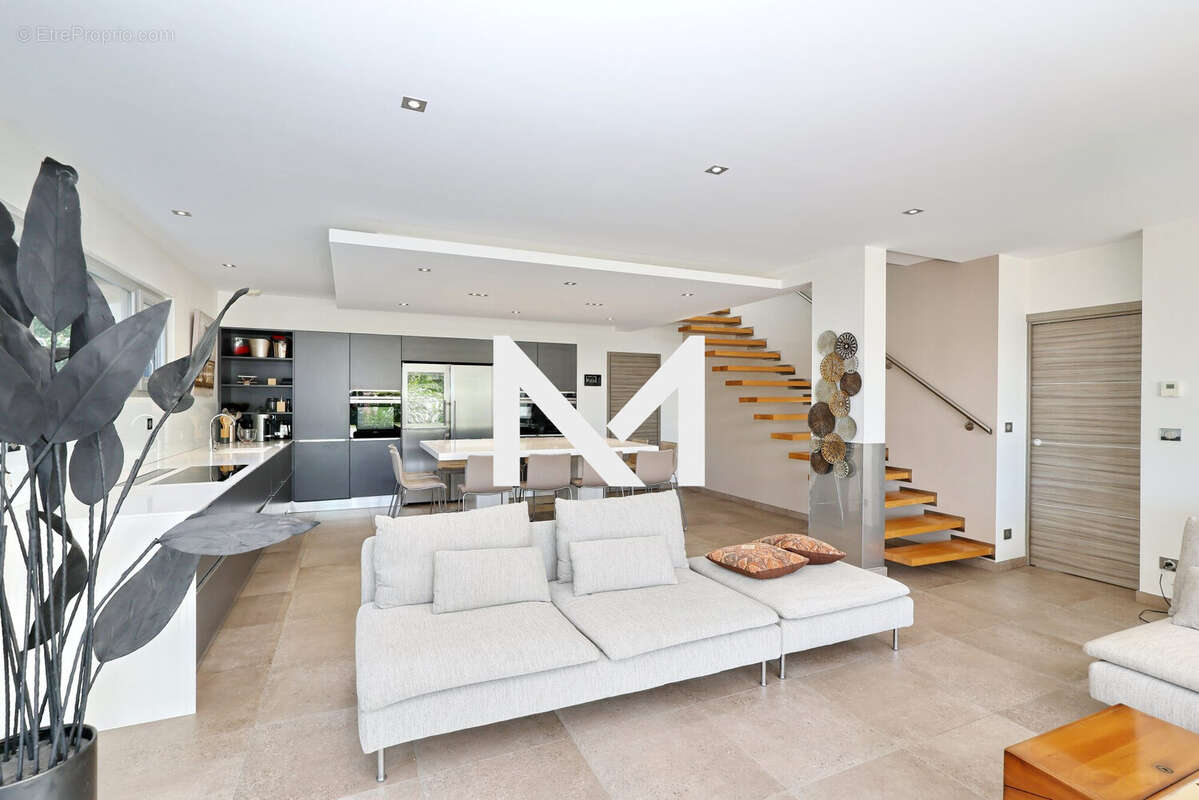 Maison à LA TRONCHE