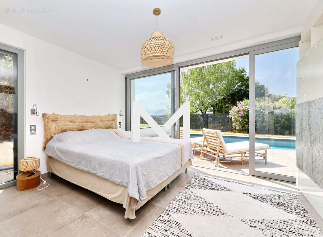 Maison à LA TRONCHE