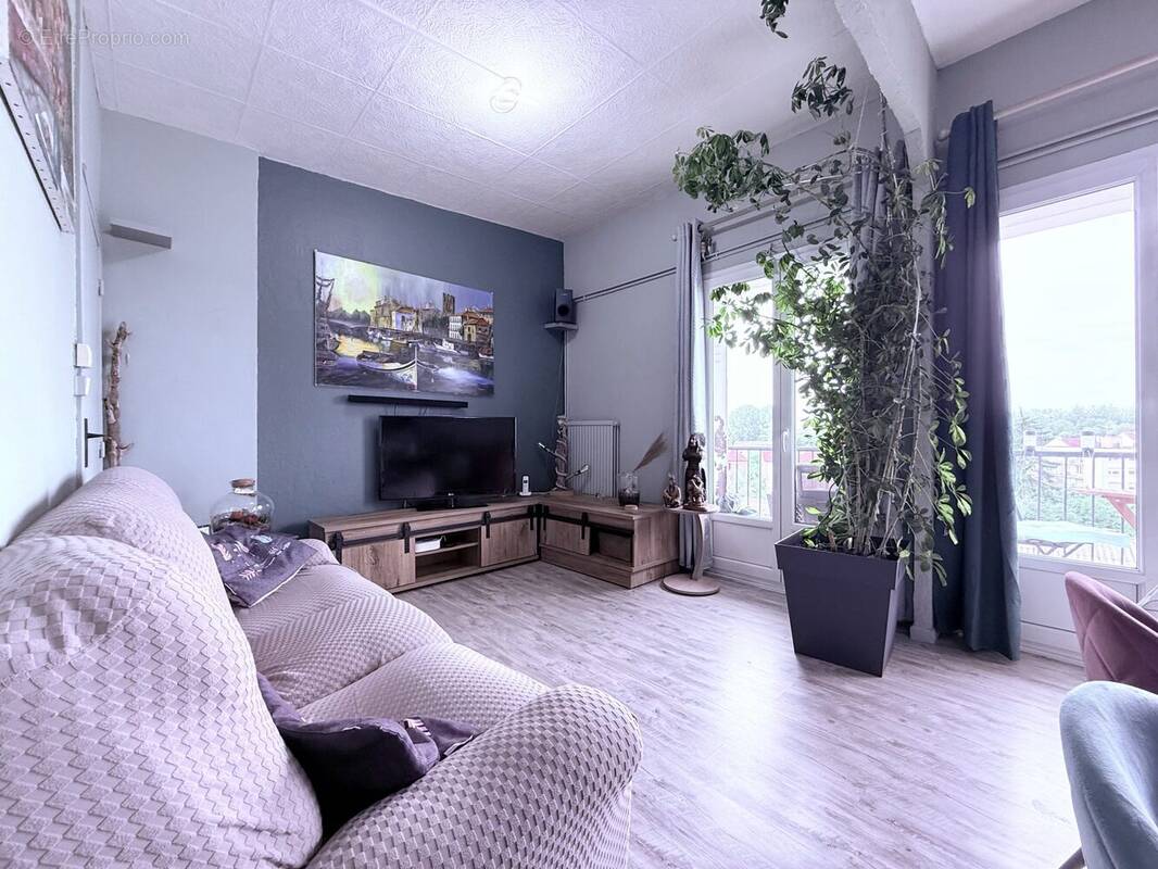 Appartement à SCY-CHAZELLES