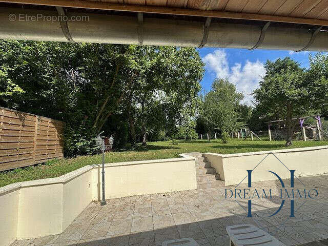 Terrasse - Maison à CIVIERES