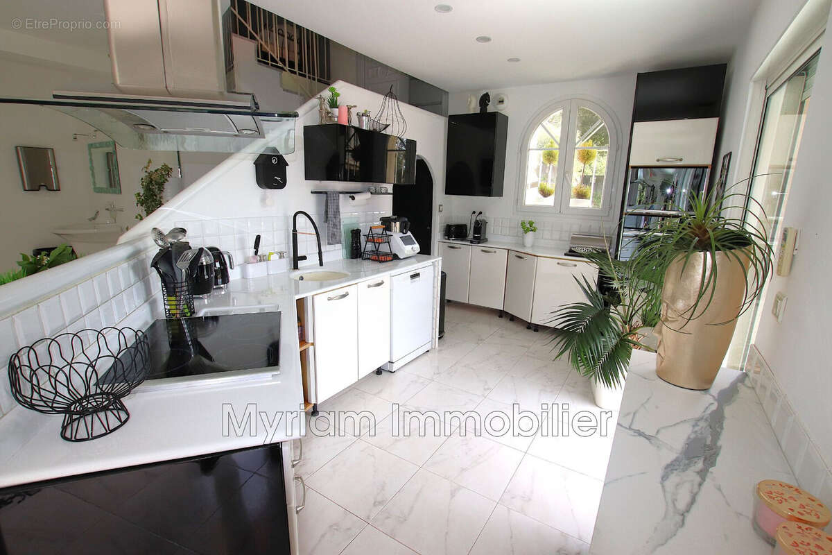 Maison à PEYMEINADE