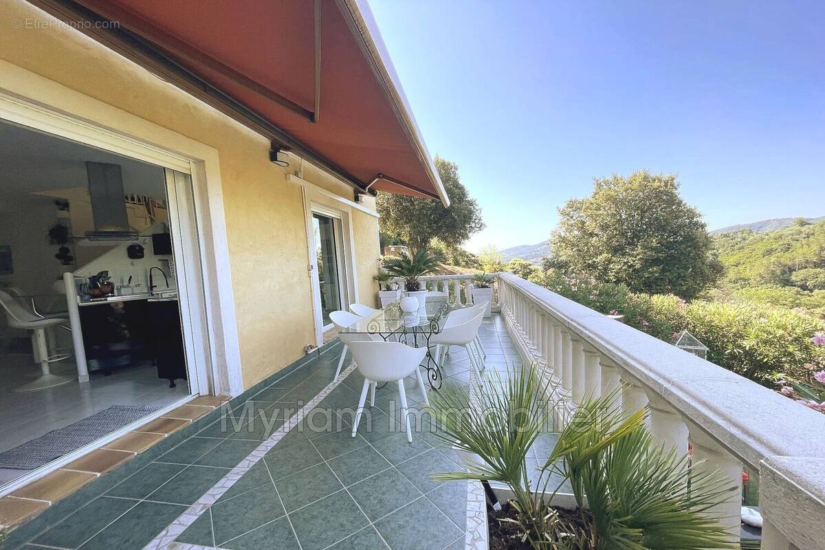 Maison à PEYMEINADE