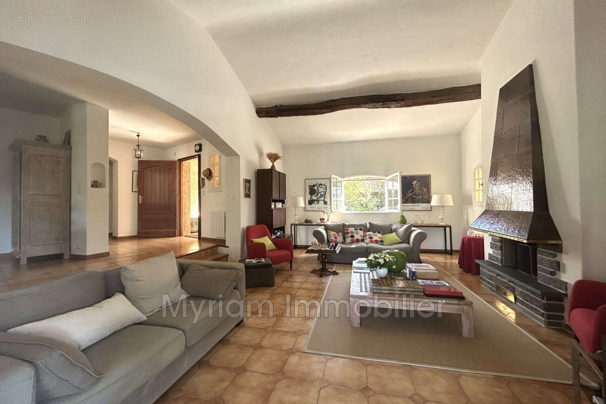 Maison à PEYMEINADE