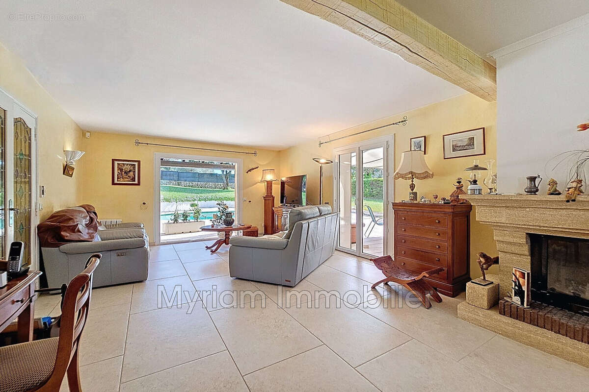 Maison à PEYMEINADE