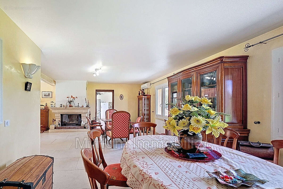 Maison à PEYMEINADE