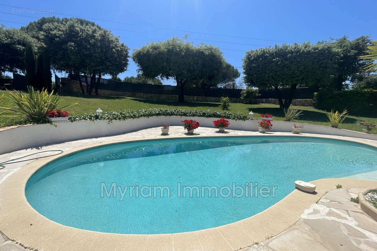 Maison à PEYMEINADE