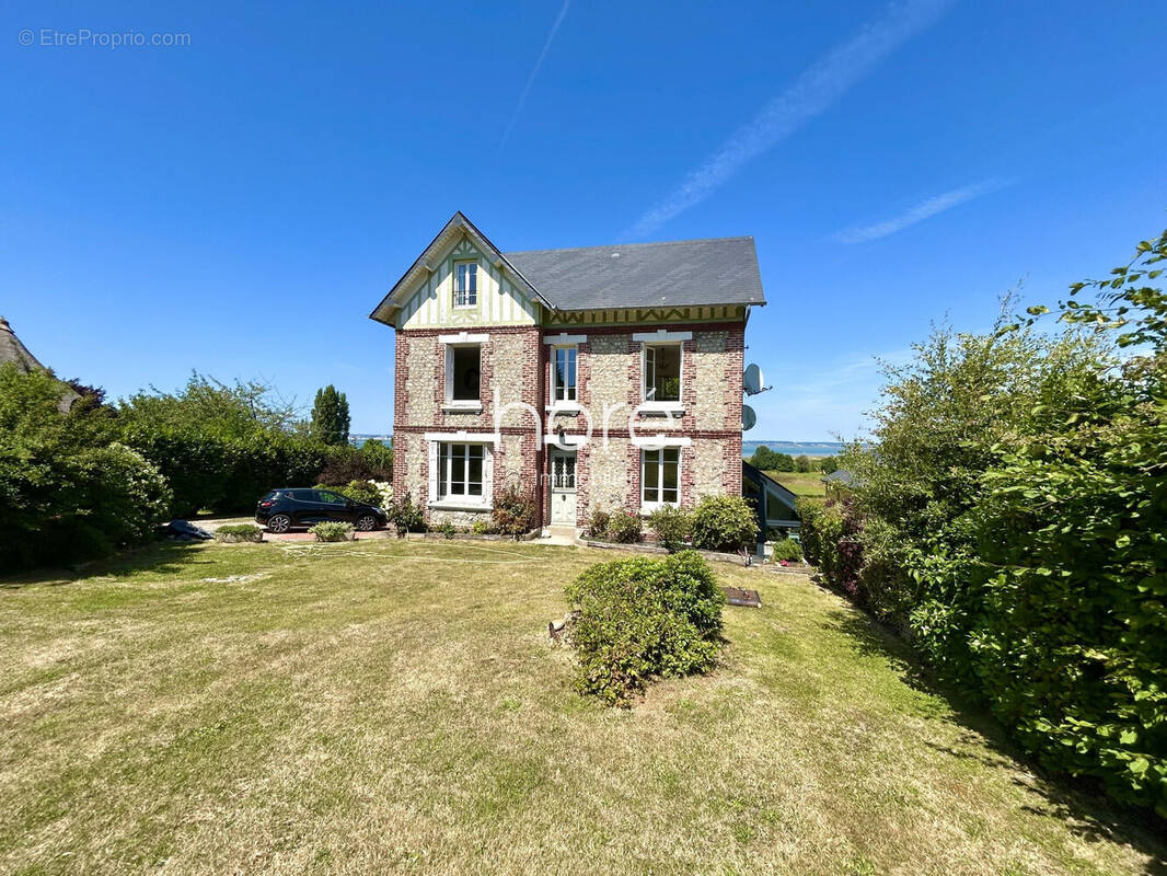 Maison à CRICQUEBOEUF