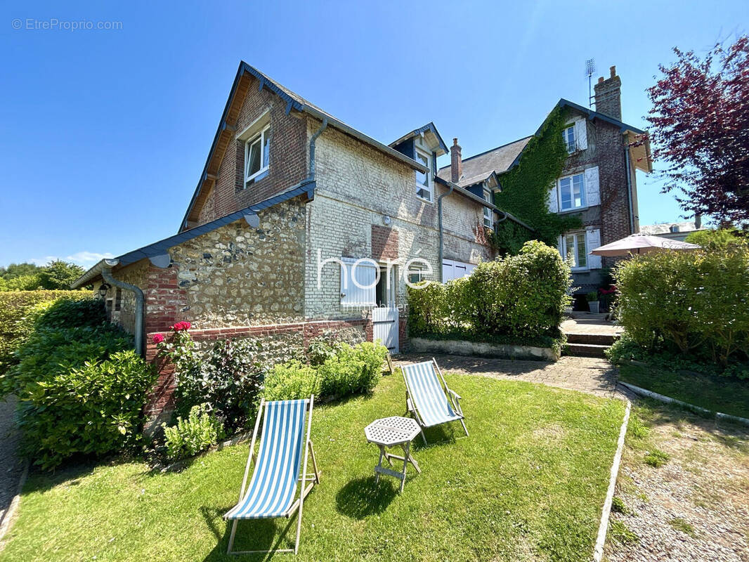 Maison à CRICQUEBOEUF