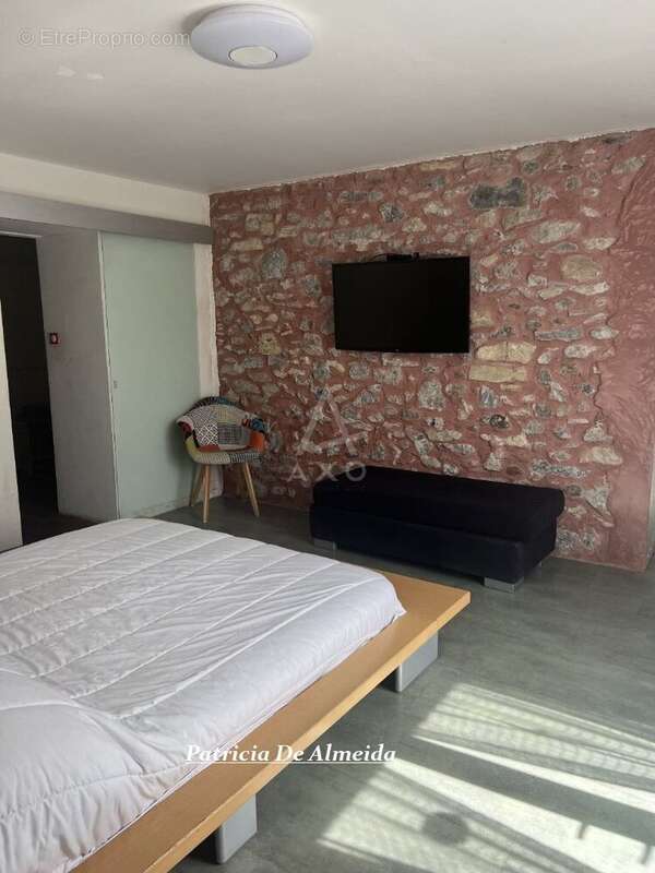 Maison à SALLES-MONGISCARD