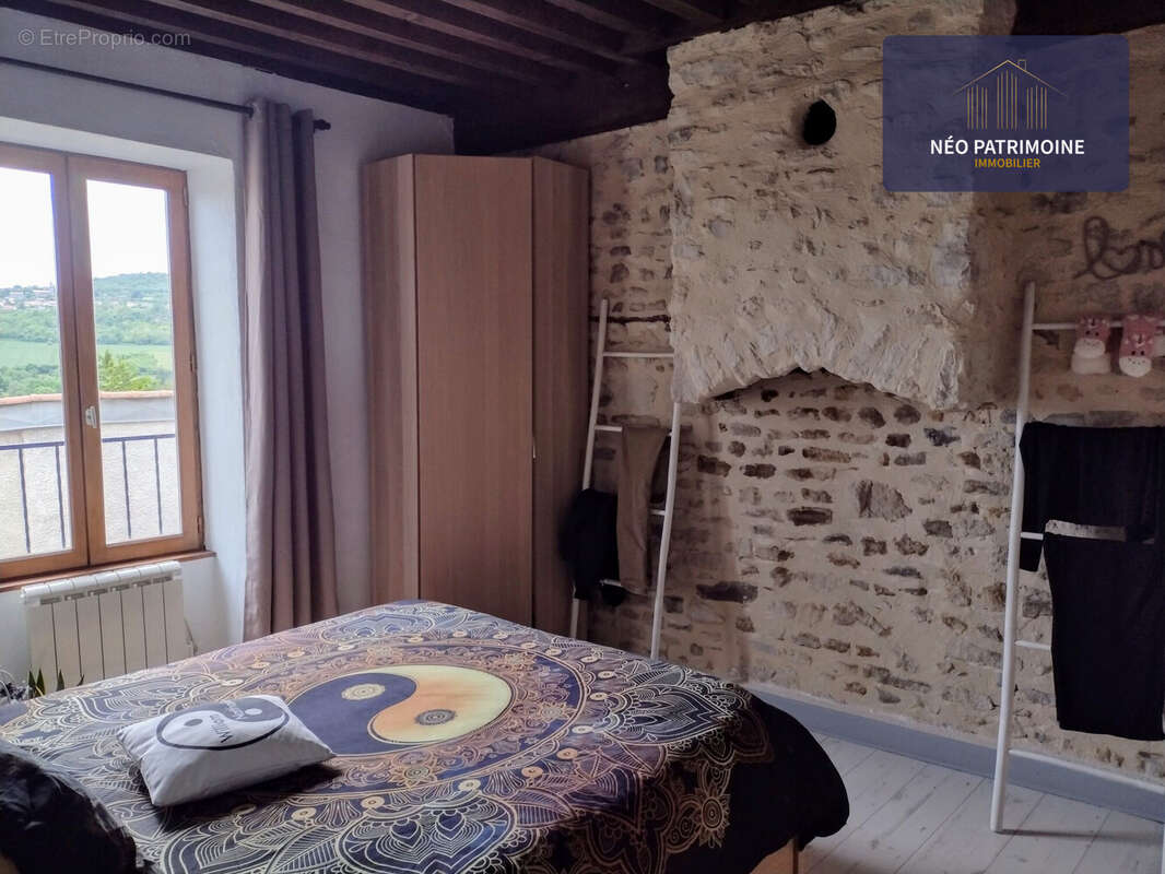 Chambre parentale - Maison à LA ROCHE-BLANCHE