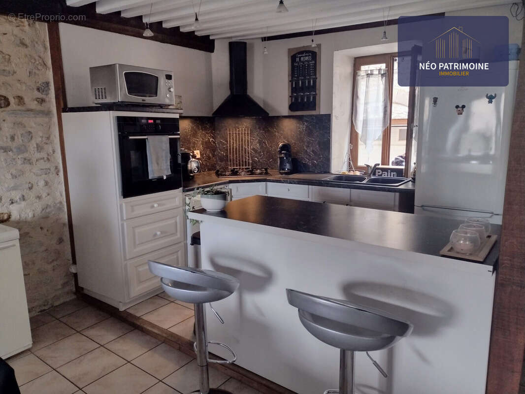 Cuisine - Maison à LA ROCHE-BLANCHE