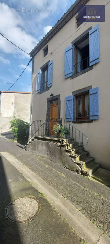 Entrée Nord - Maison à LA ROCHE-BLANCHE