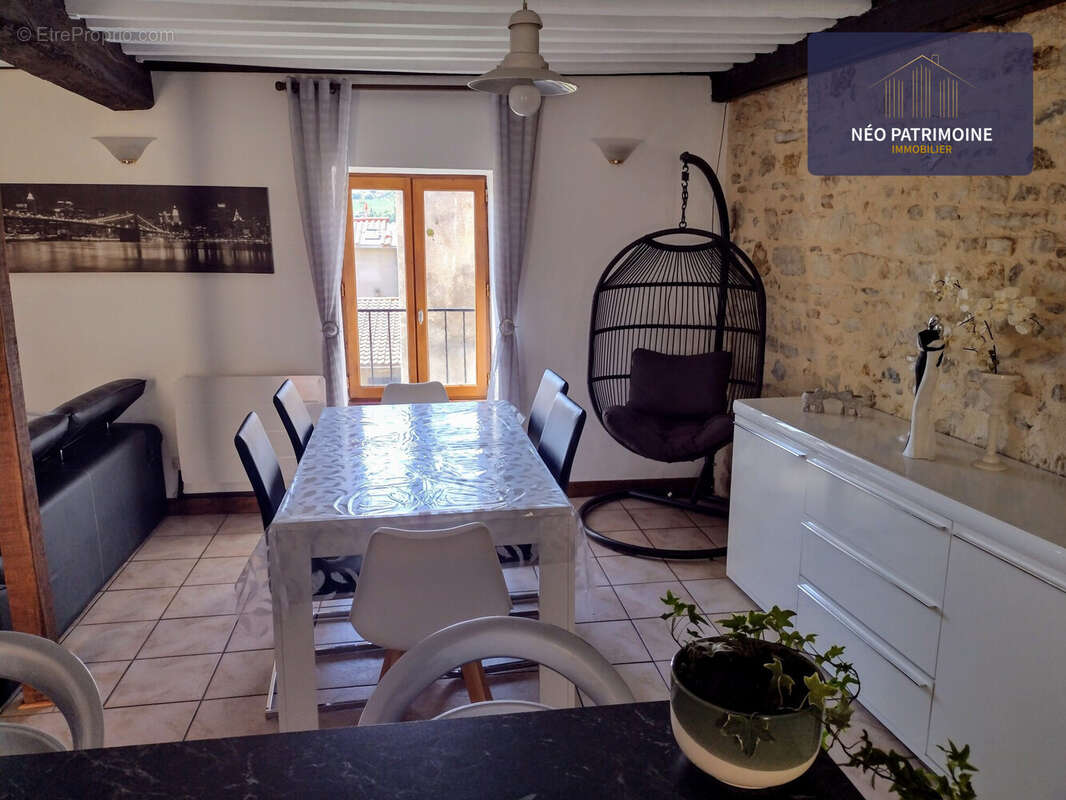 Salle à manger - Maison à LA ROCHE-BLANCHE