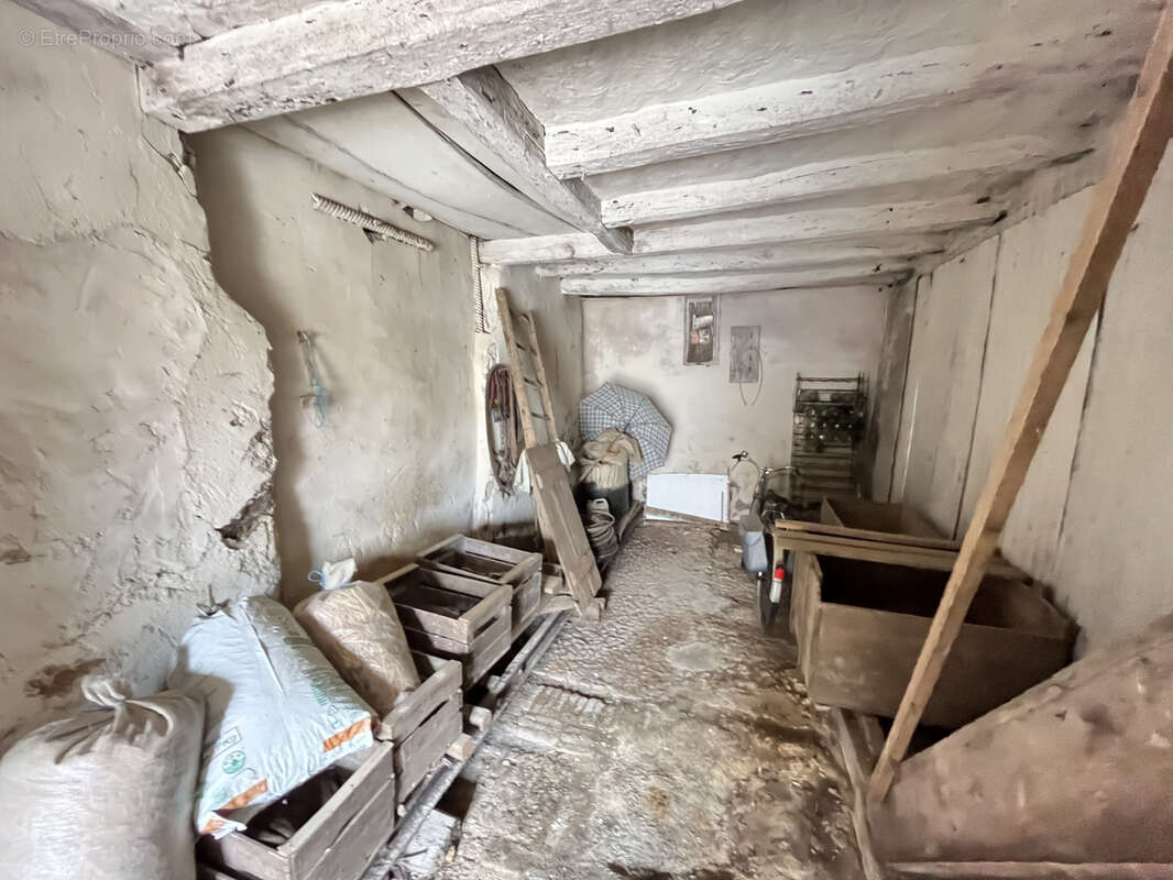 Maison à MONTREVAULT