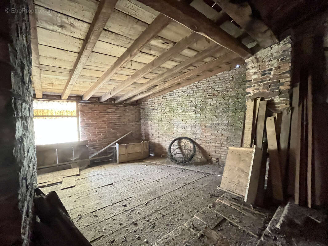 Maison à MONTREVAULT