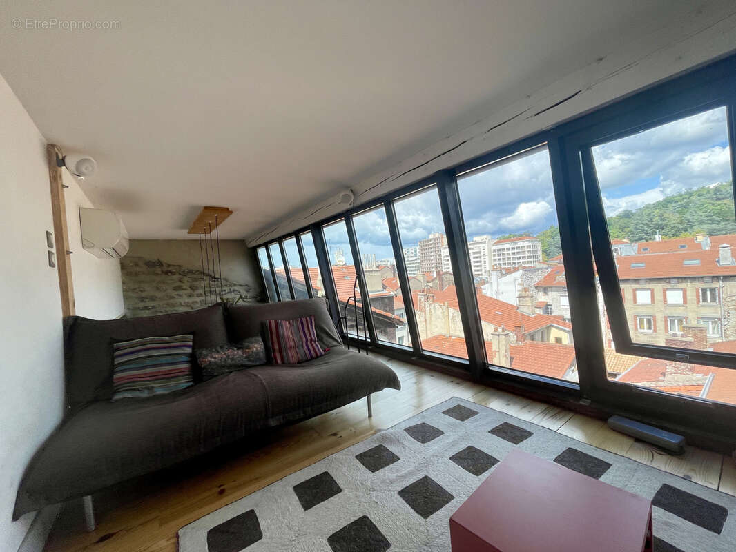 Appartement à SAINT-ETIENNE