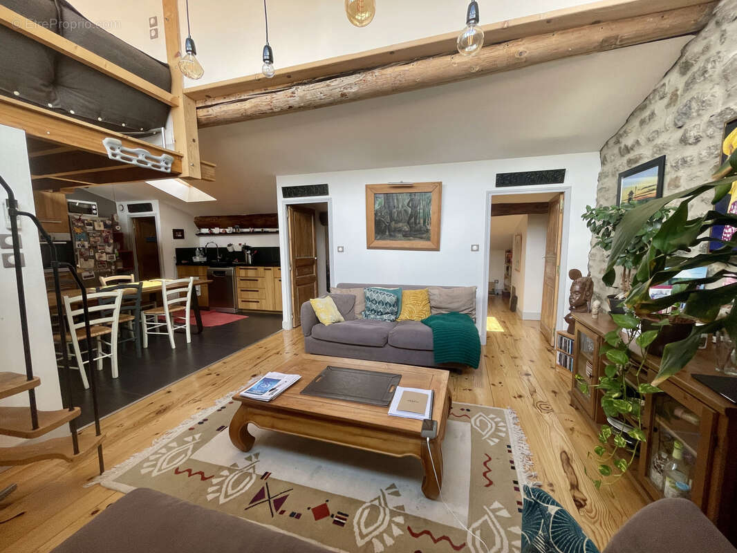 Appartement à SAINT-ETIENNE