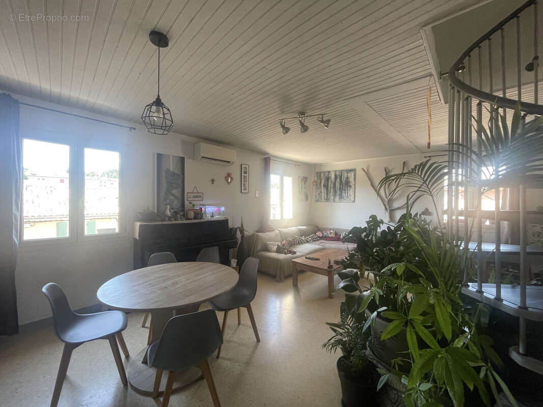 Appartement à VAISON-LA-ROMAINE