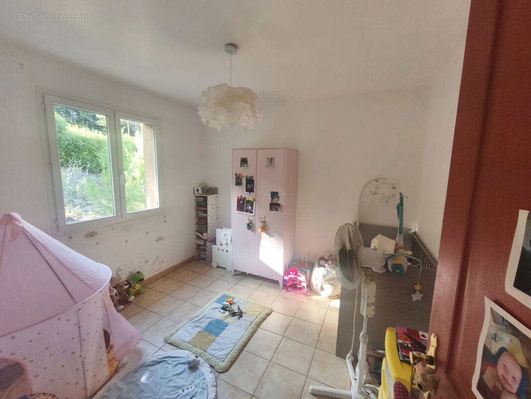 Maison à LE COLLET-DE-DEZE