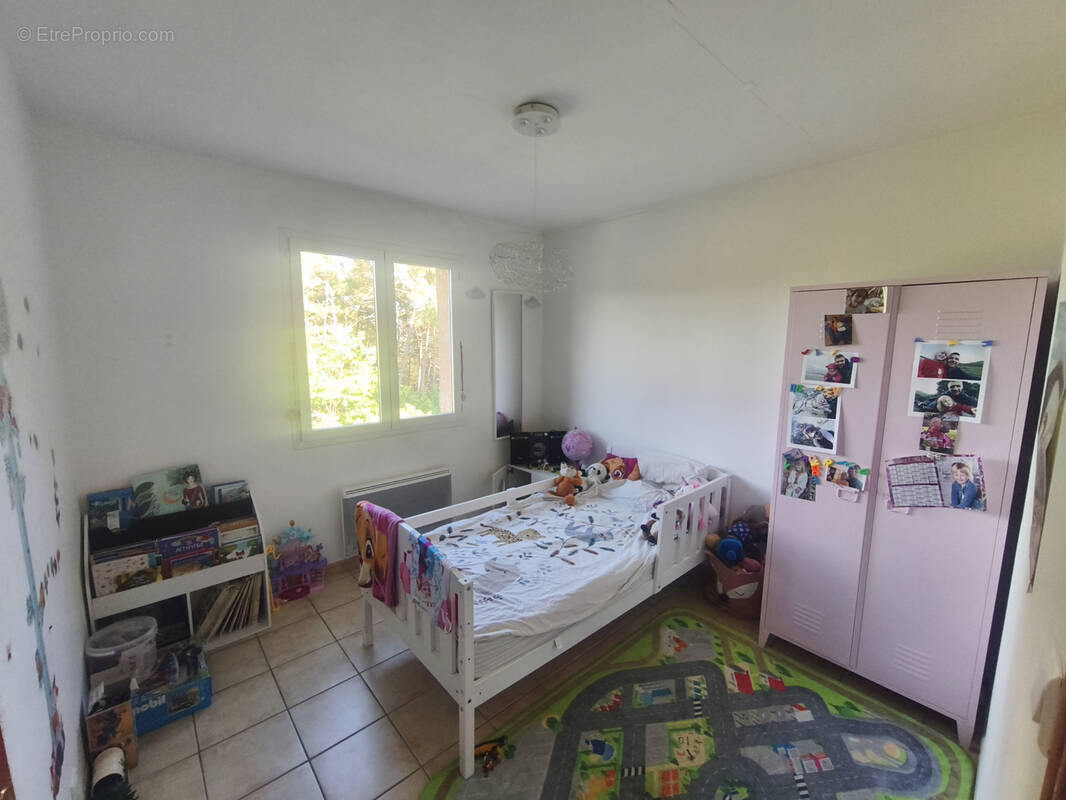 Maison à LE COLLET-DE-DEZE