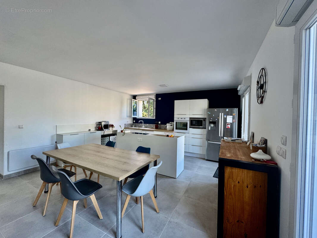 Maison à SAINT-LAURENT-DES-ARBRES