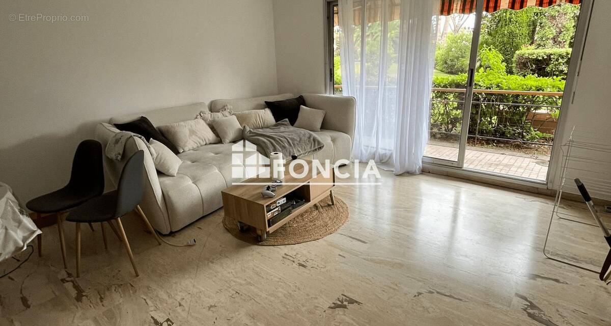 Appartement à MANDELIEU-LA-NAPOULE