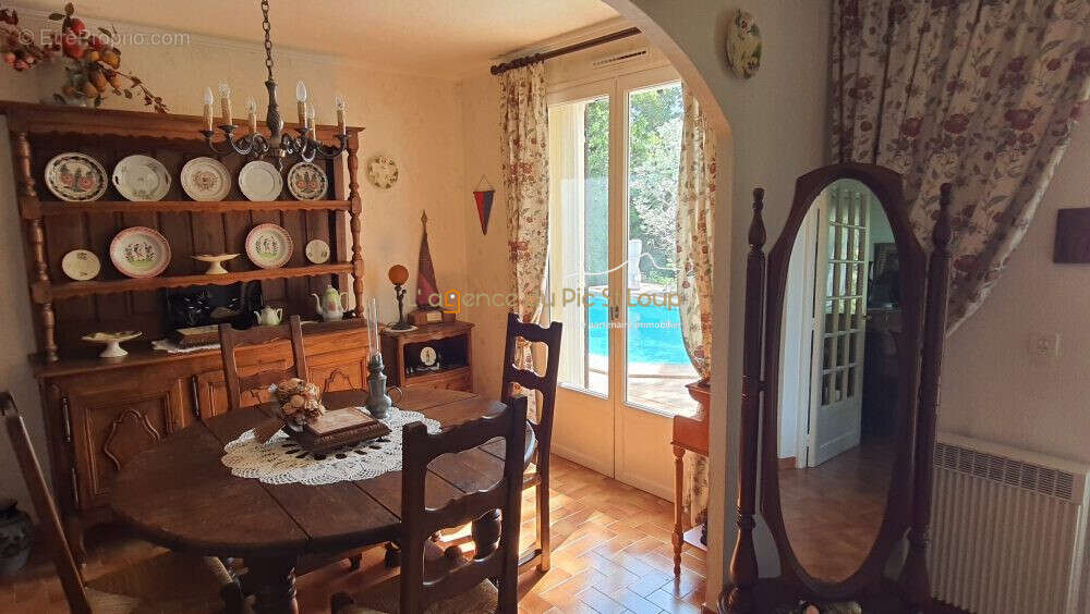 Maison à COMBAILLAUX