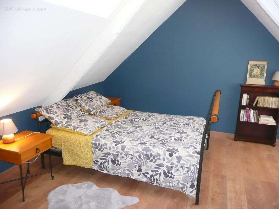 Maison à SALLES-COURBATIES