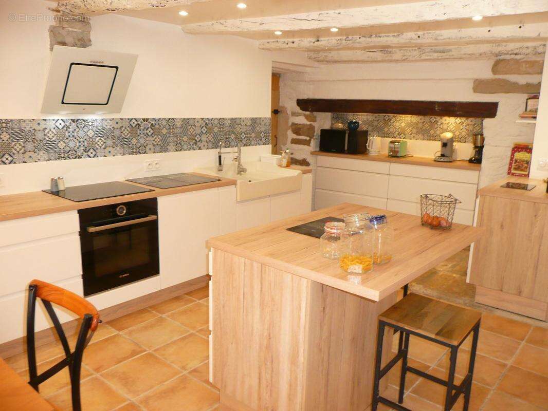 Maison à SALLES-COURBATIES