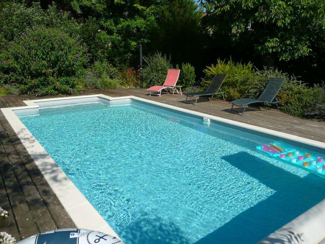 Maison à SALLES-COURBATIES