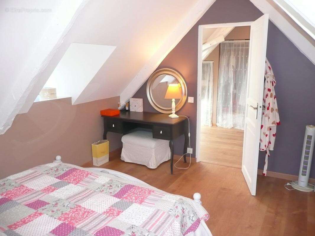 Maison à SALLES-COURBATIES