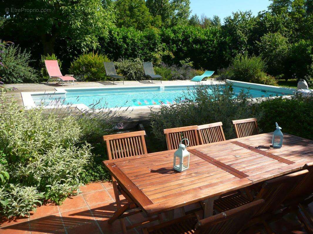 Maison à SALLES-COURBATIES