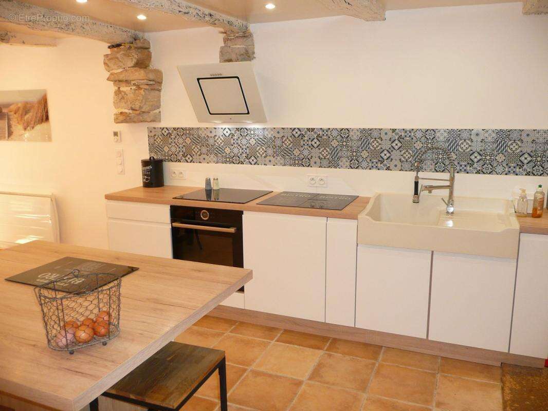 Maison à SALLES-COURBATIES