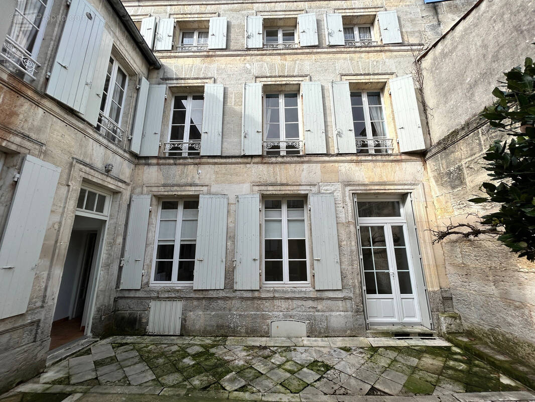 Maison à COGNAC