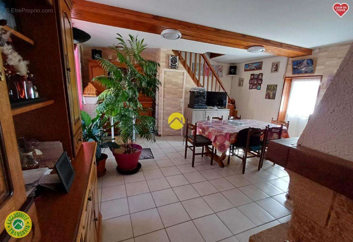 Maison à MONTMARAULT