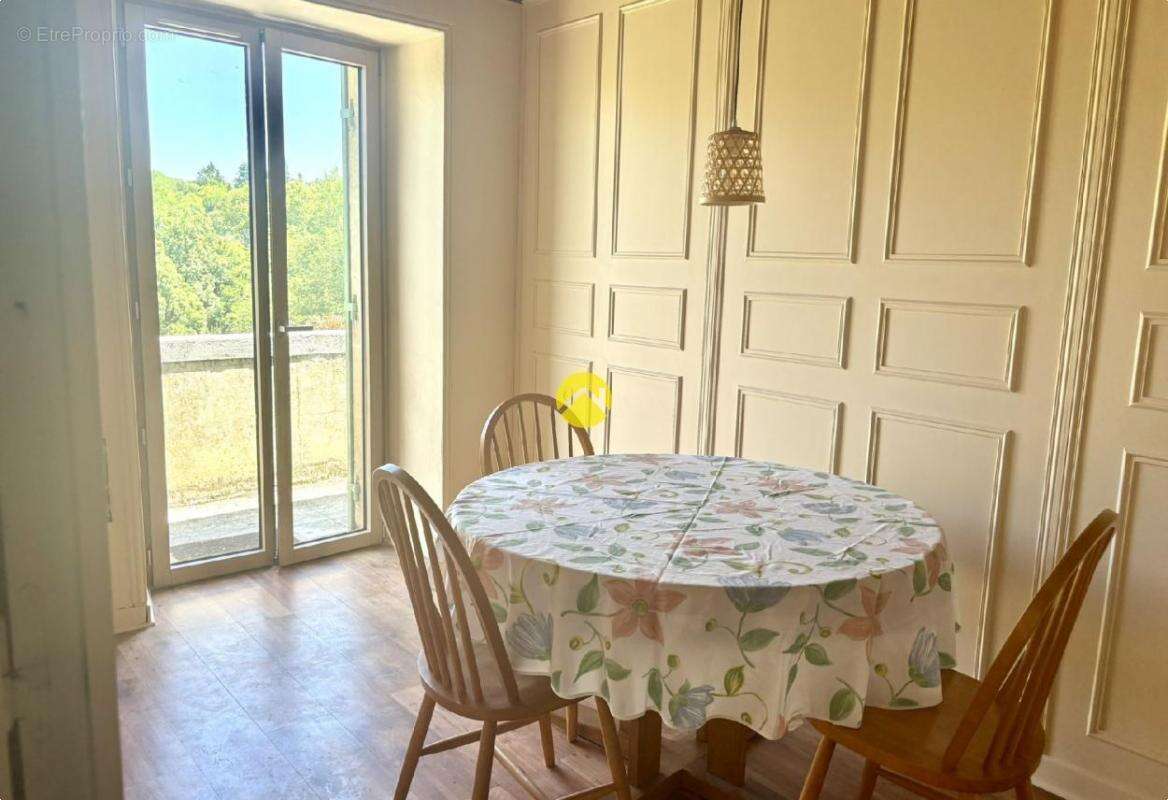 Maison à SAINTE-ALVERE