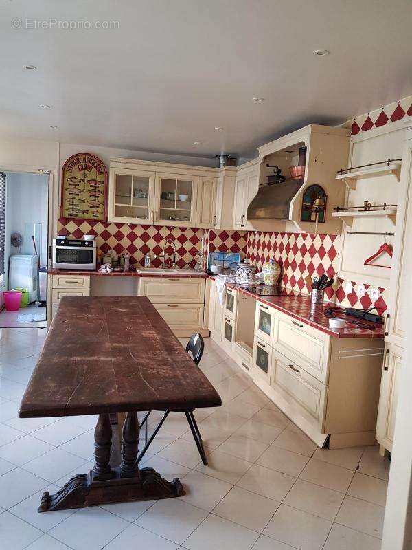 Appartement à PARIS-8E