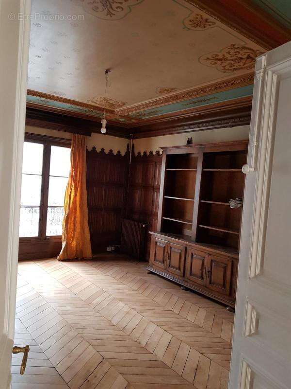Appartement à PARIS-8E