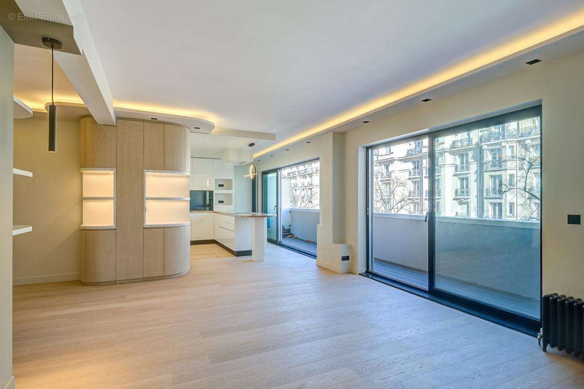 Appartement à PARIS-15E