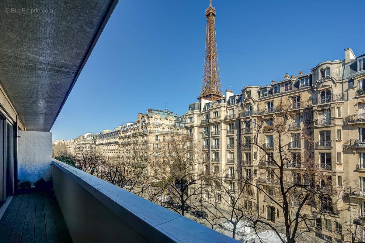 Appartement à PARIS-15E