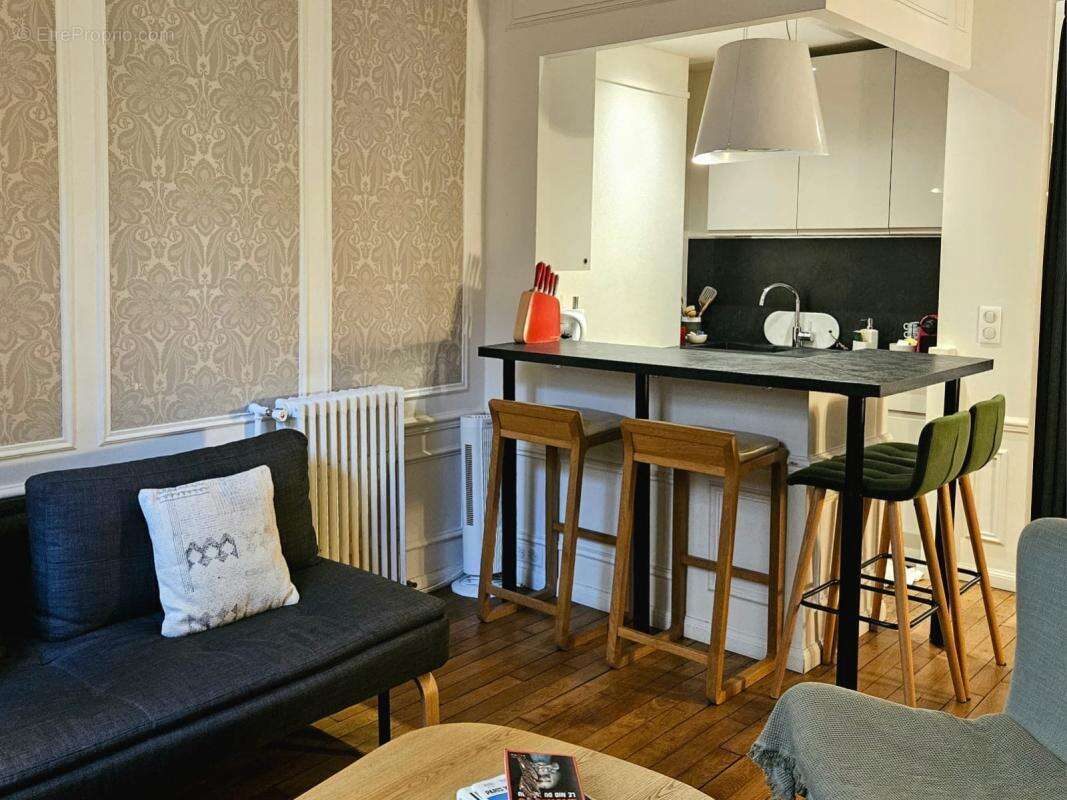 Appartement à PARIS-8E