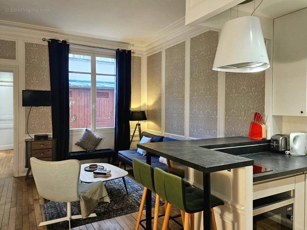 Appartement à PARIS-8E