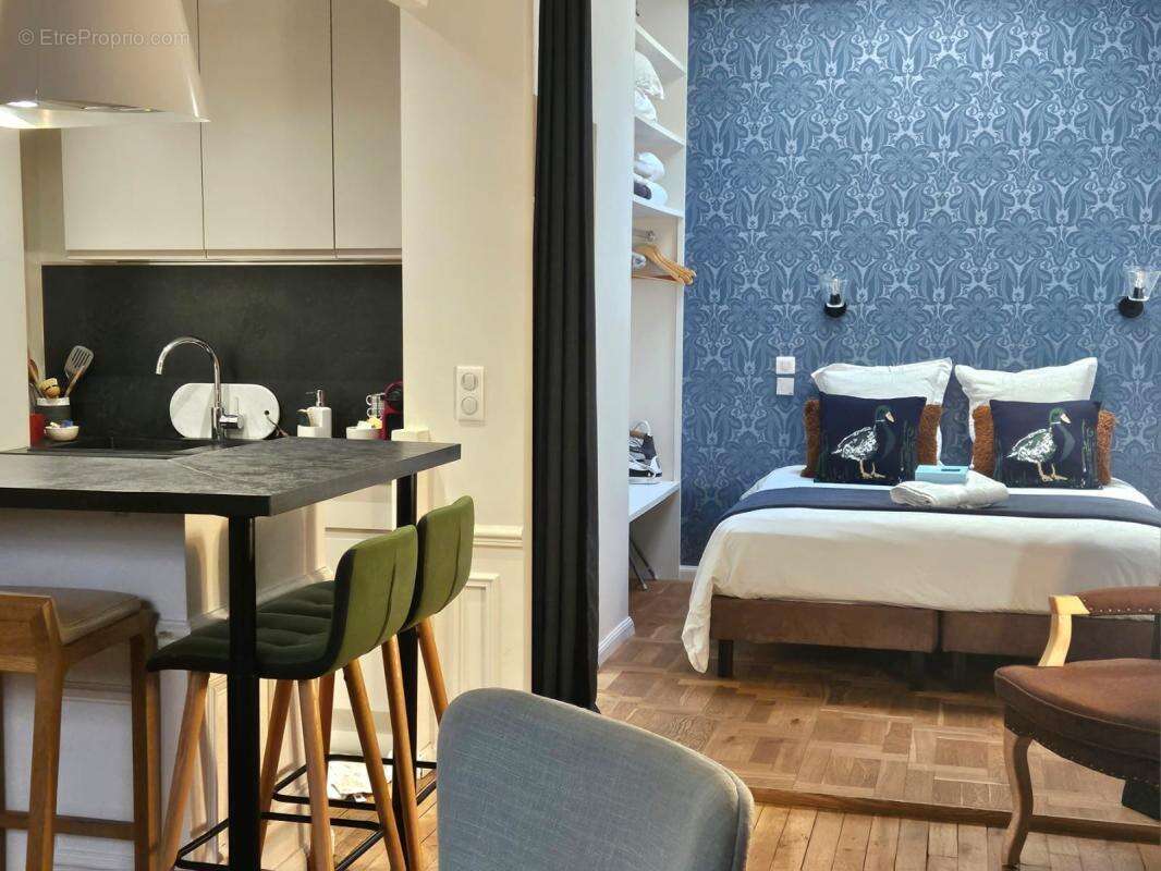 Appartement à PARIS-8E