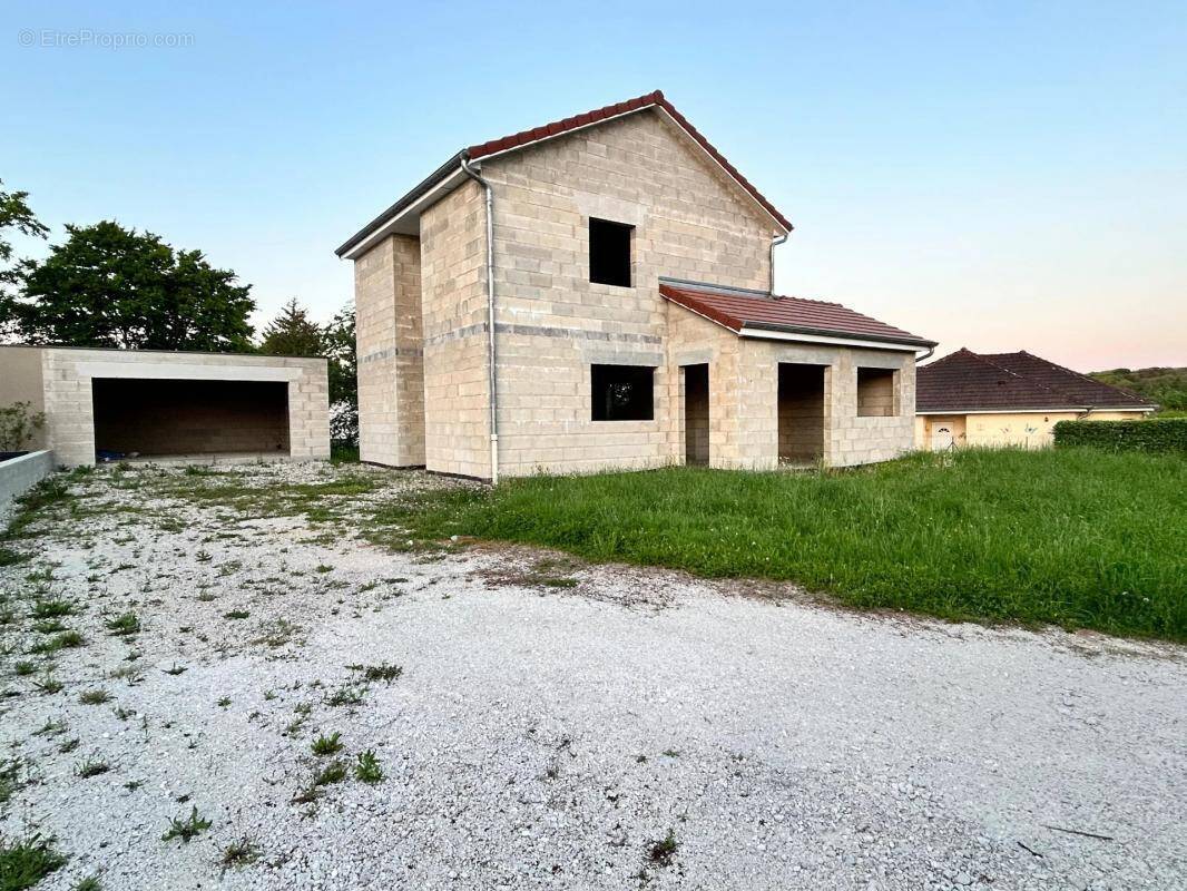 Maison à BERTHELANGE
